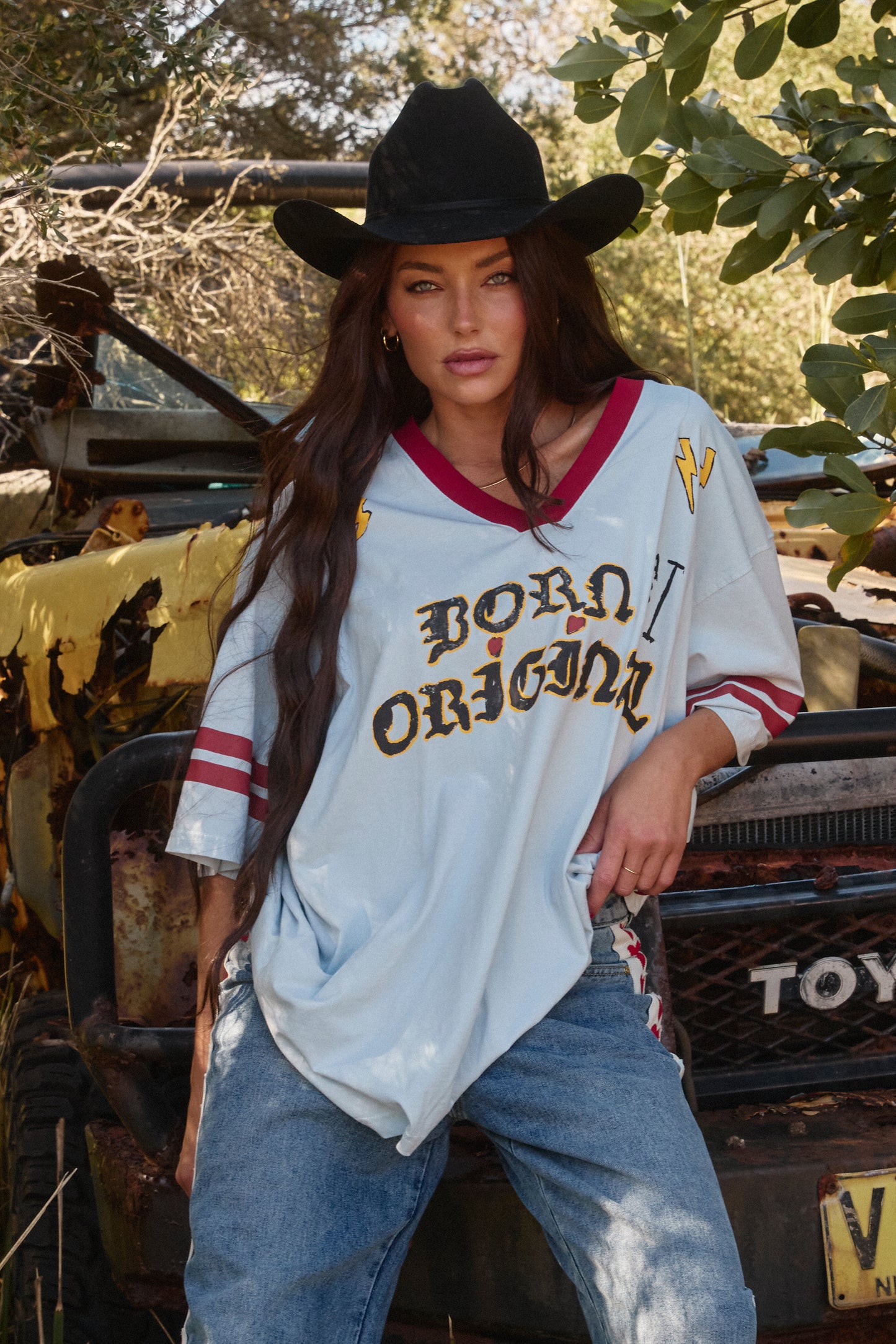 THE BORN ORIGINAL TEE - SKY & MAROON | SABBI THE STORE