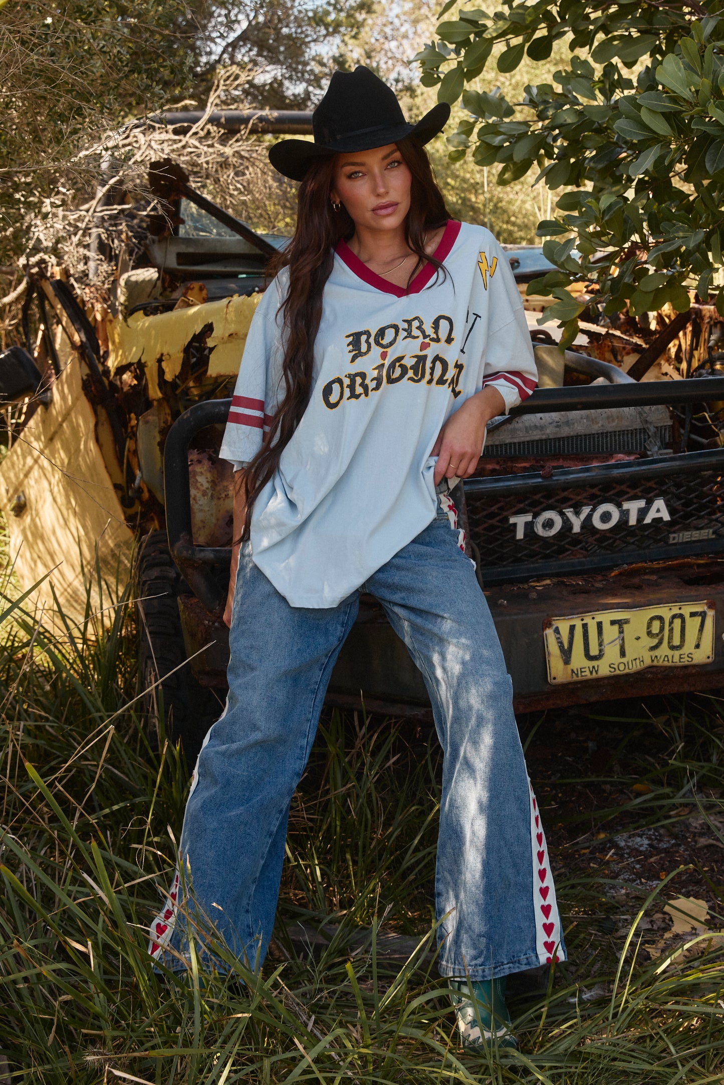 THE BORN ORIGINAL TEE - SKY & MAROON | SABBI THE STORE