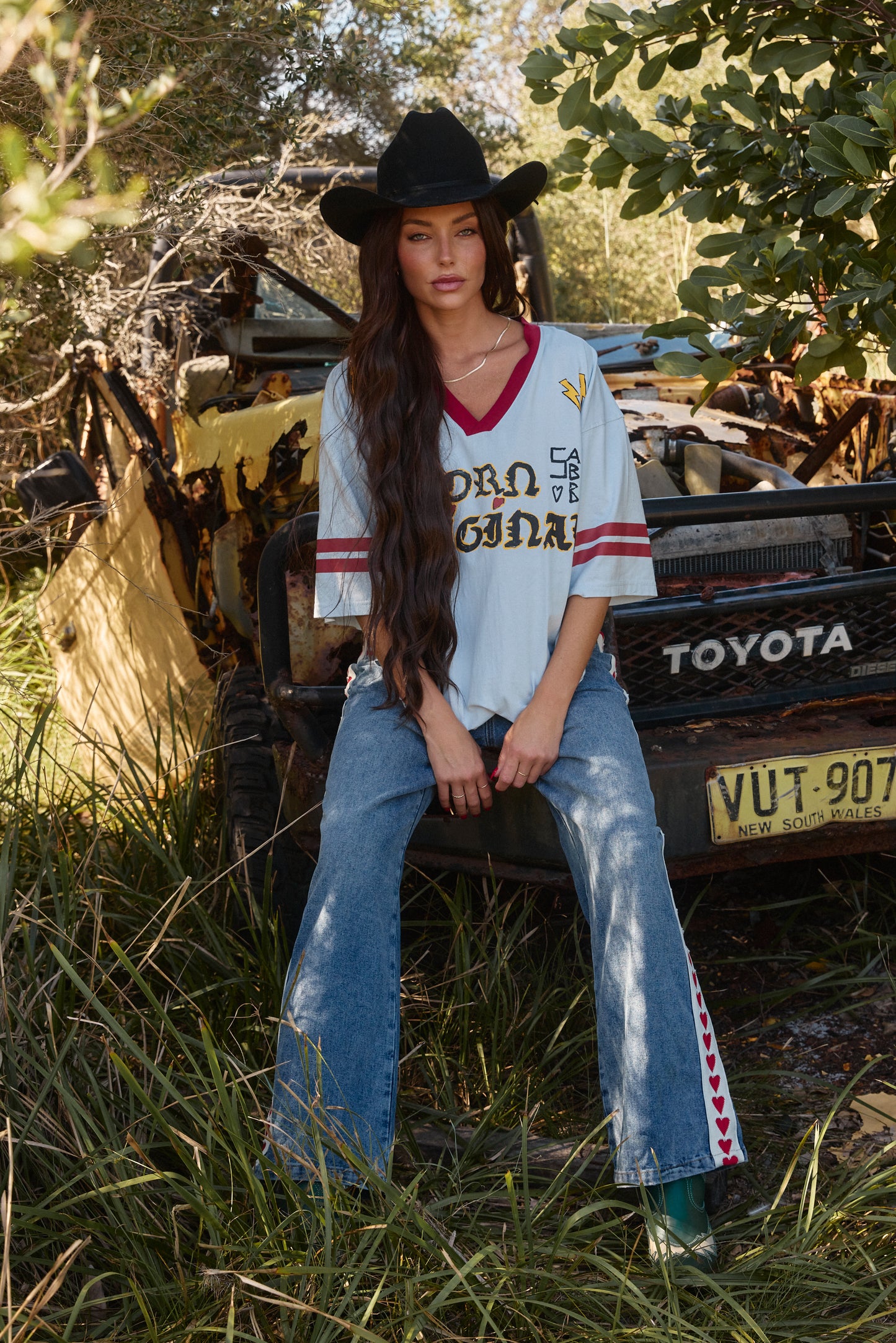 THE BORN ORIGINAL TEE - SKY & MAROON | SABBI THE STORE