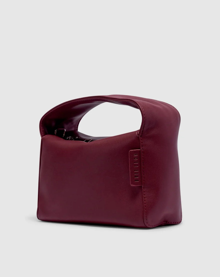 Luca Mini - Port | Brie Leon