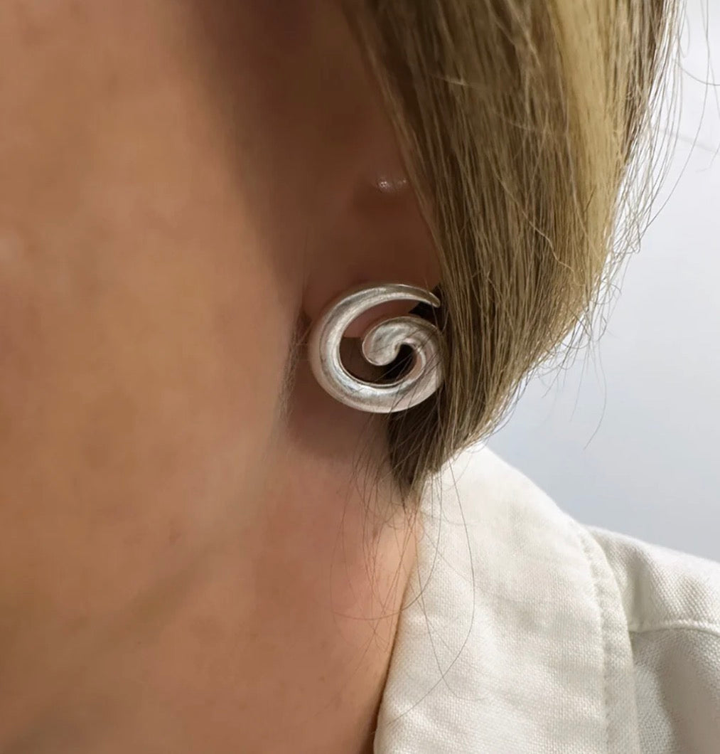 Mini Swirl Earrings Silver | Briwok