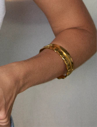 Rae Cuff Bracelet - 18K Gold Plated | We Are Emte