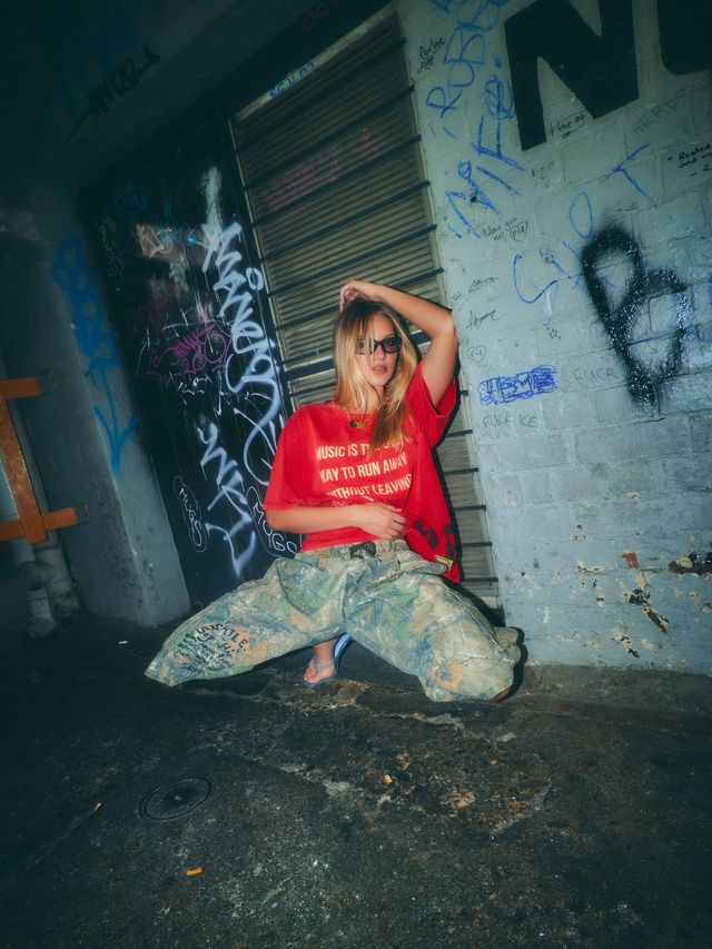 The Vinyl Shop Tee - Red | Sabbi