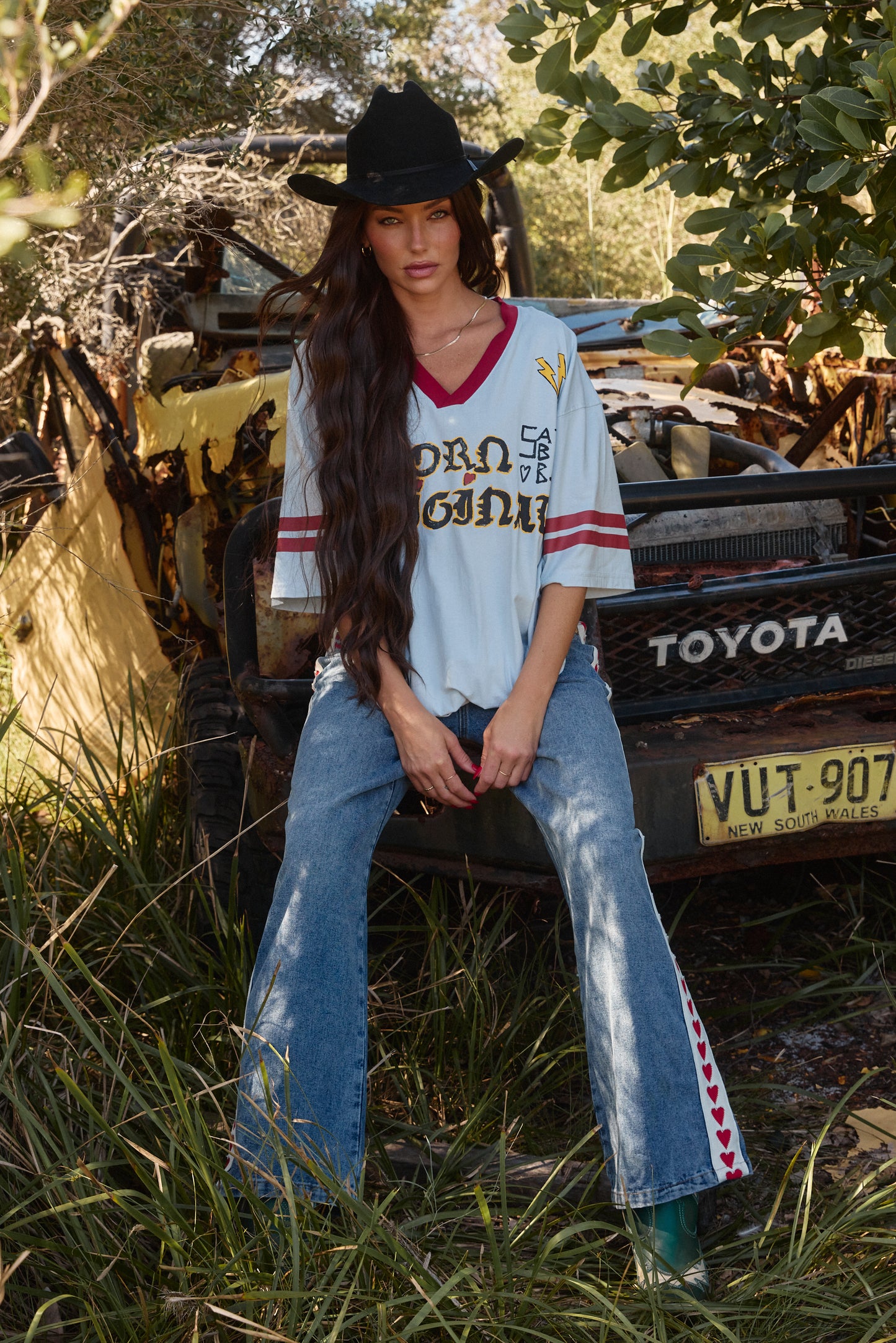THE BORN ORIGINAL TEE - SKY & MAROON | SABBI THE STORE