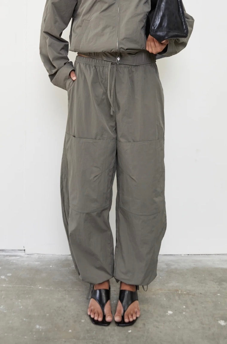 Barrel Utility Pant - Ash | Pinky & Kamal