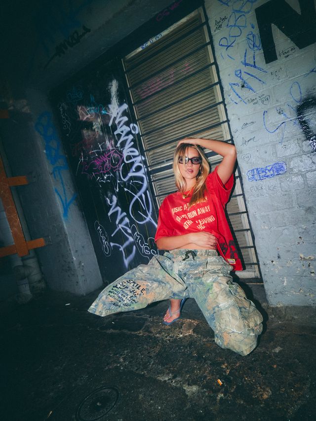 The Vinyl Shop Tee - Red | Sabbi