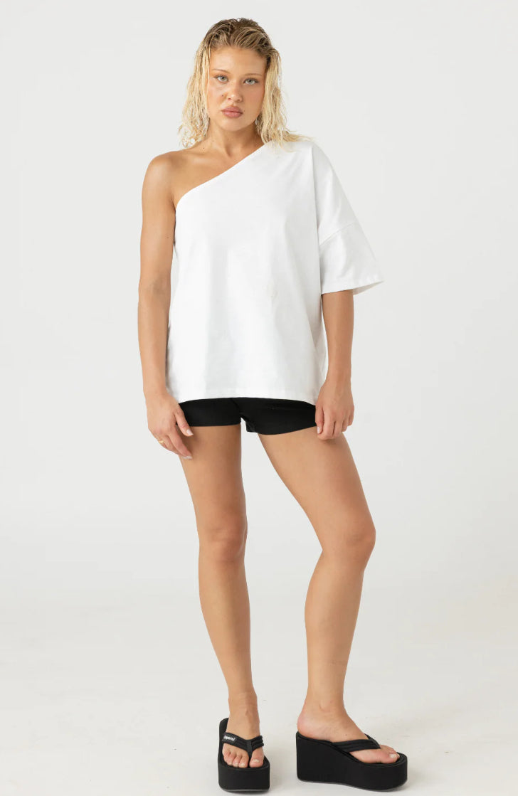 ONE SHOULDER T-SHIRT - WHITE | Pinky & Kamal
