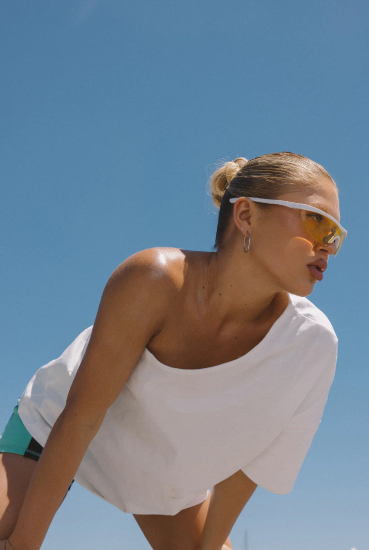 ONE SHOULDER T-SHIRT - WHITE | Pinky & Kamal