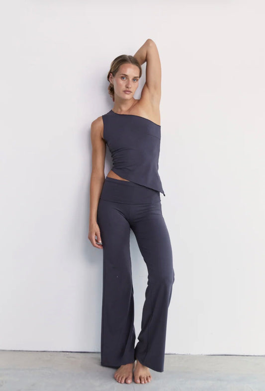 Full Length Yin Flare Slate | Pinky & Kamal