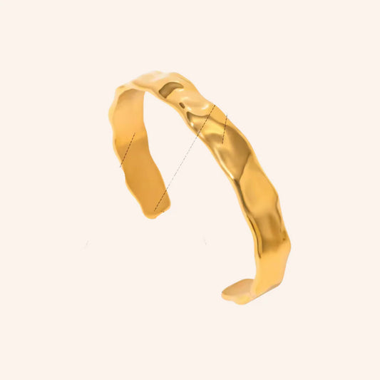 Rae Cuff Bracelet - 18K Gold Plated | We Are Emte