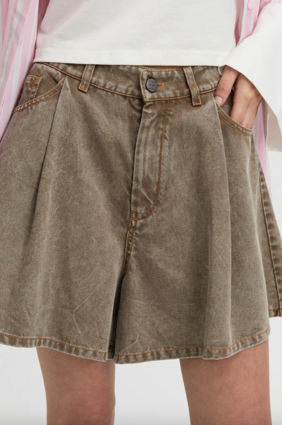 Julienne Short Brown | Blanca